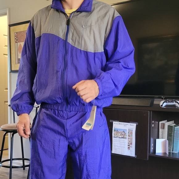 WITH TAG NIKE TRACKSUIT - Picture 4 of 6